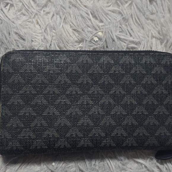 Giorgio Armani Black Wallet - Picture 8 of 8